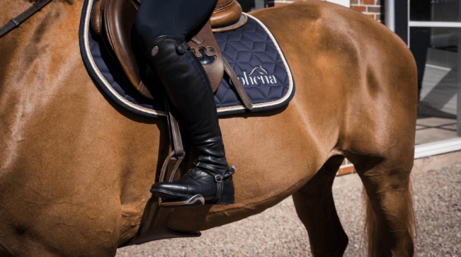 Ophena – resan från svenskt ridvarumärke till internationell succé