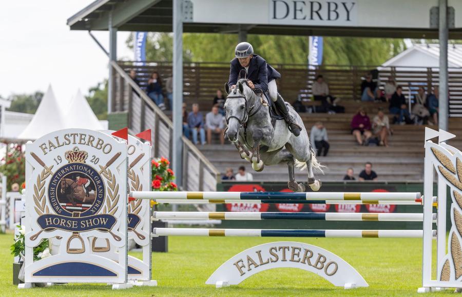 Niklas Arvidsson och Caribbean Blue. Foto: Roland Thunholm 