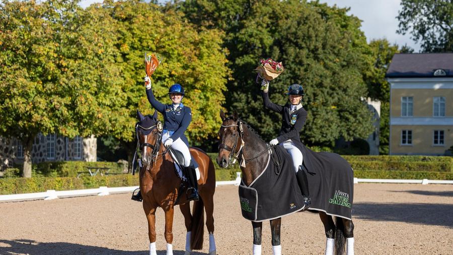Cecilia Bergåkra med Izack och Evelina Söderström med Cilantro. Foto: Roland Thunholm 