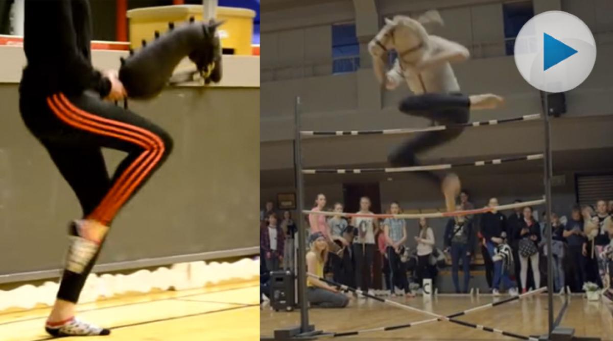 "Hobby Horsing" lockar tusentals – tävla dressyr och hoppning med din käpphäst