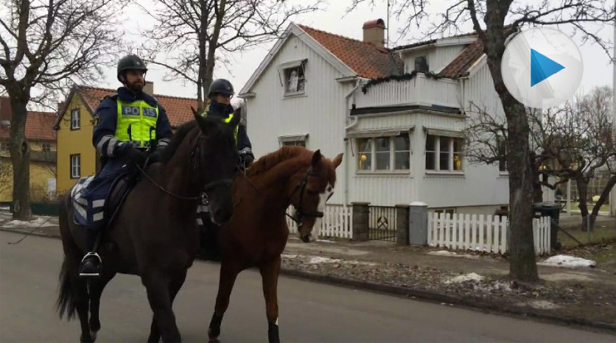 Här förebygger polisen bostadsinbrott från hästryggen