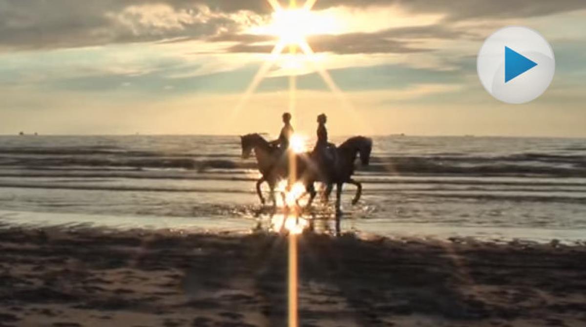 Sommarens finaste strandritt med Anna och Will