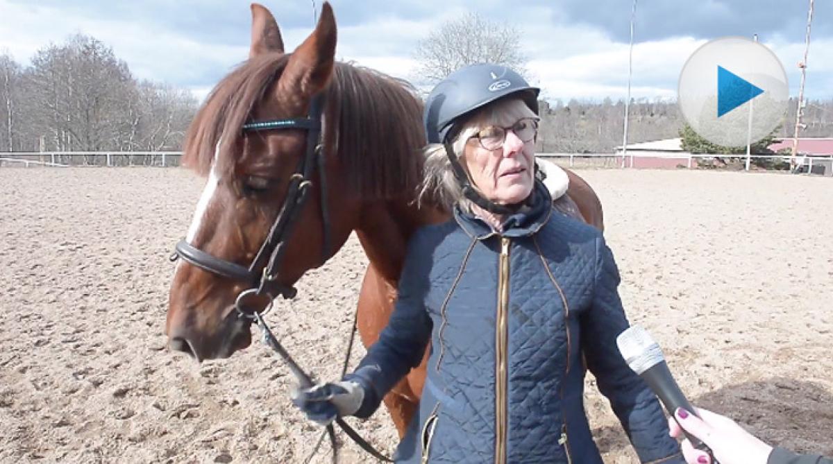 Gunnel började rida som pensionär: "Jag känner mig som en tioårig hästtjej"