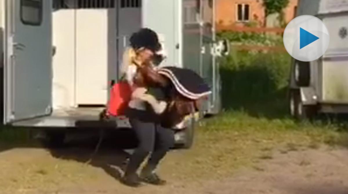 Hästfolk gör allt för att slippa gå två gånger