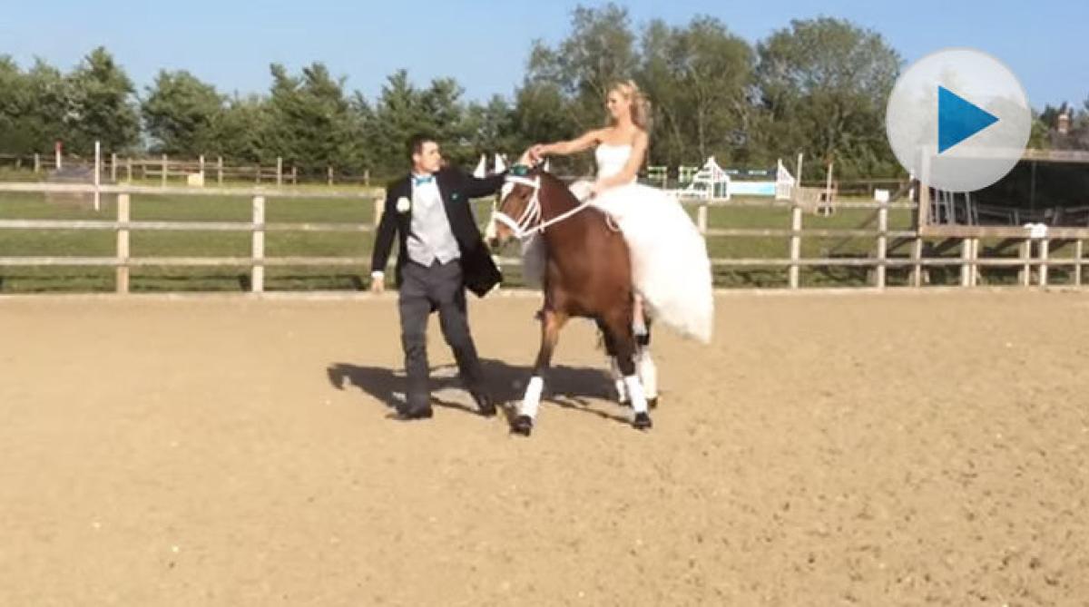 Jessica tog med ponnyn vid bröllopsvalsen