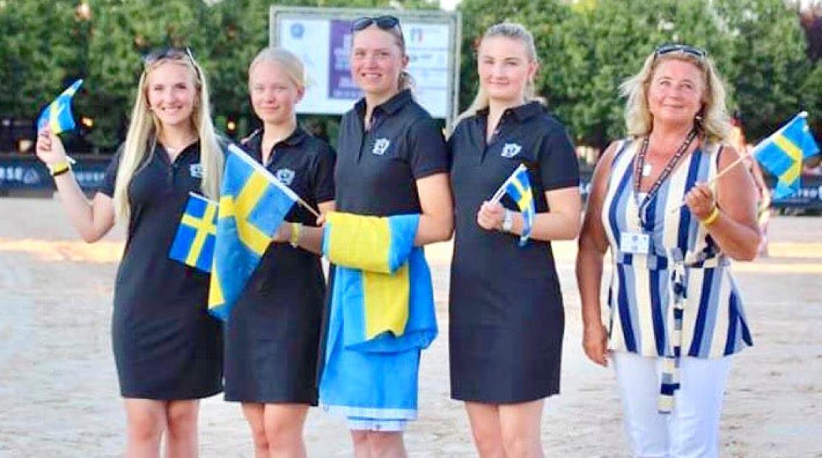 Young rider-laget som knep medalj. Foto: Privat