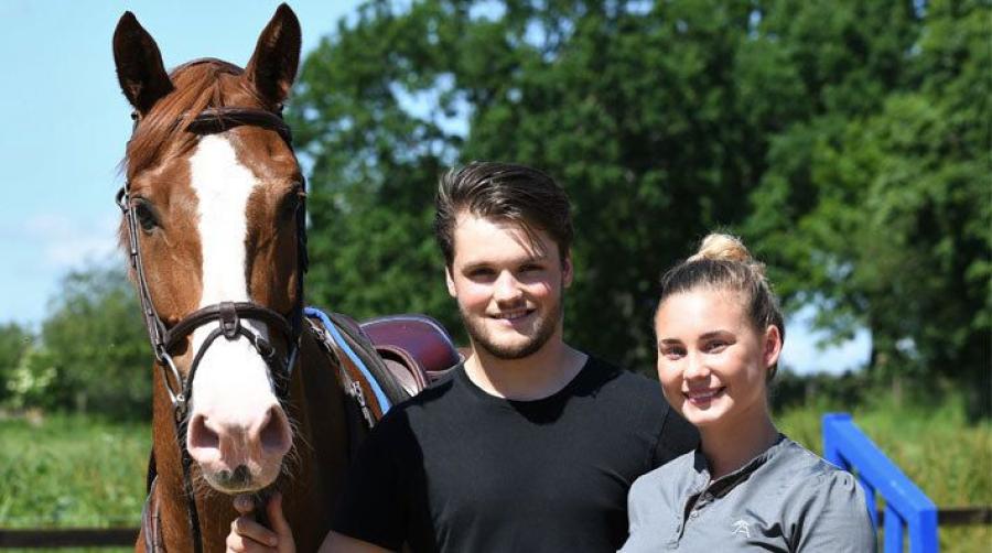 Nellie Berntsson och Olav Aklestad flyttar till ny gård: "Har allt vi söker"
