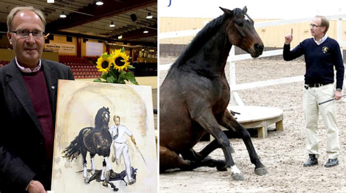 <i>Bo med sin present (Foto: Flyinge AB) och showandes under en clinic i frihetsdressyr (Arkivfoto: Ida Röök).</i>