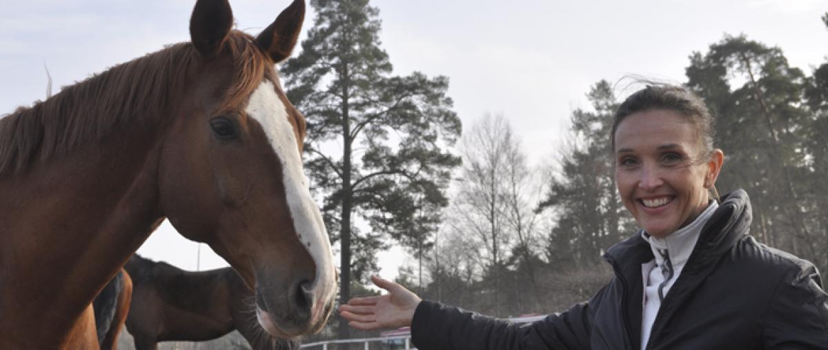 Hästar är underbara djur, de ger så mycket liv och lugn. Det tycker meteorolog Pia Hultgren, som är ”Väder-Pia” med tittarna på SVT.