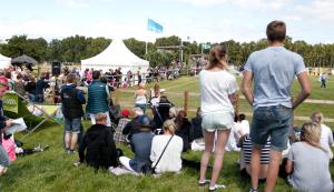 Är man entusiast så är man. Då är det inga som helst problem att se 138 sexåringar hoppa kval.