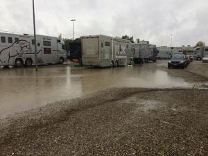 Det blev lite blött på parkeringen där vi stod.