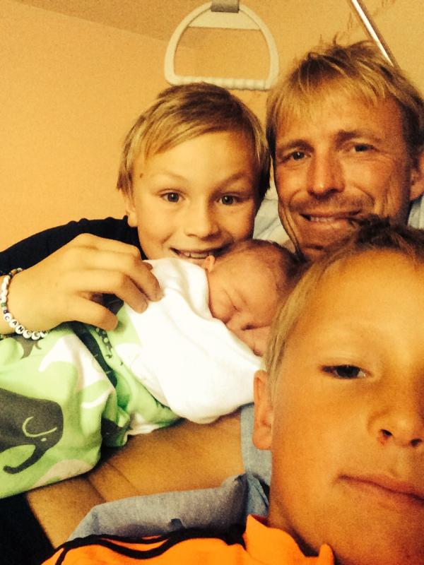Carsten, Hjalmar och lille Bill med Pappa