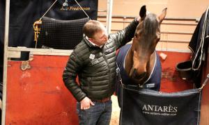 Jens Fredricson ger Lunatic lite kli bakom örat.