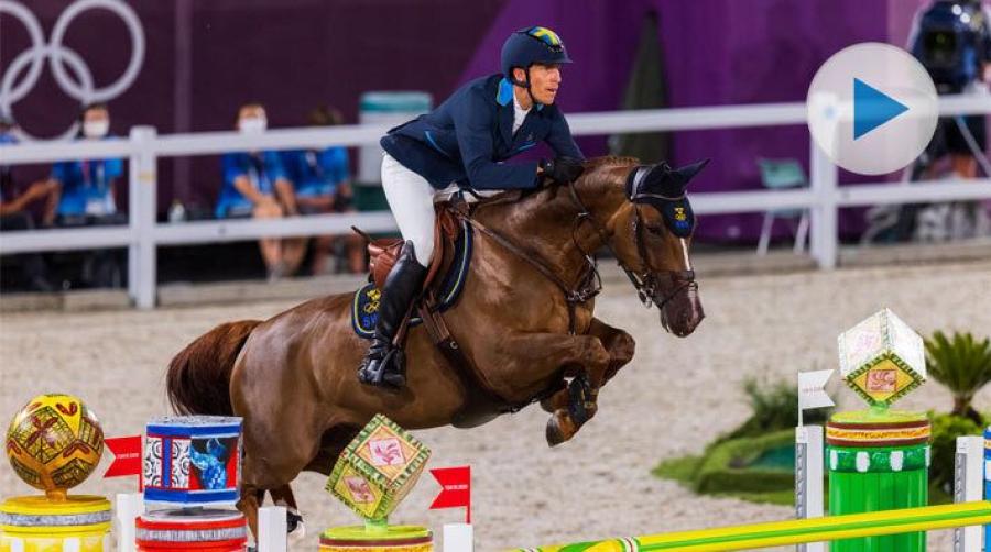 Den här helgen är det världscuphoppning i Lyon. Petronella Andersson och Henrik von Eckermann är på plats. Och redan under fredagen är det dags för GP.