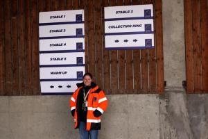 Stina Lindgren har tillsammans med sitt team full koll på stallarna.