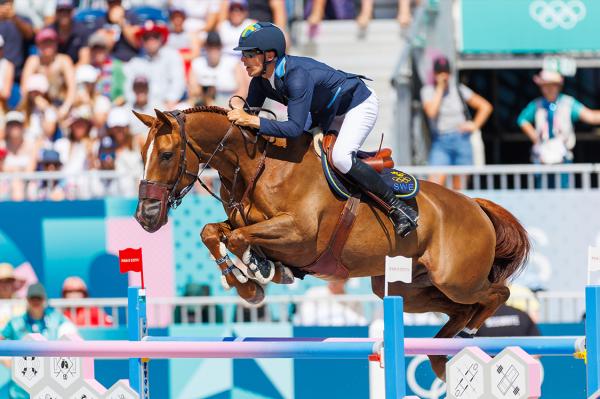 Henrik von Eckermann och King Edward under OS i Paris 2024. Foto: Tomas Holcbecher