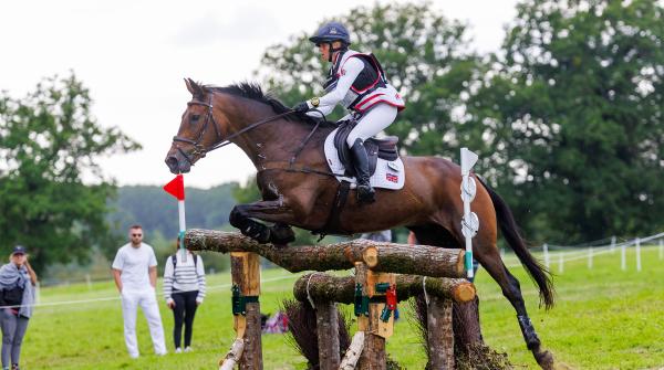 Ros Canter med Lordships Graffalo vid EM 2023 – där de tog dubbla guld. Foto: Tomas Holcbecher