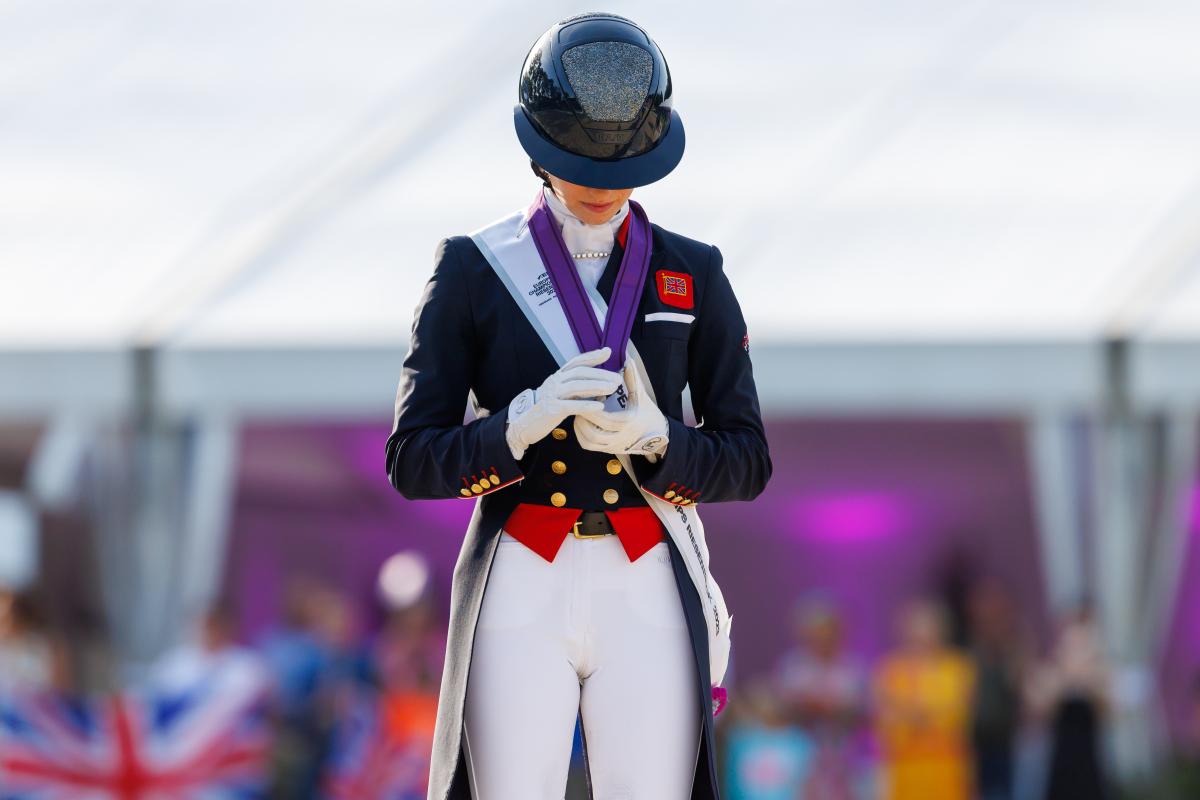 Charlotte Fry från Storbrittanien tog individuellt silver vid EM i Riesenbeck 2023. Foto: Tomas Holcbecher