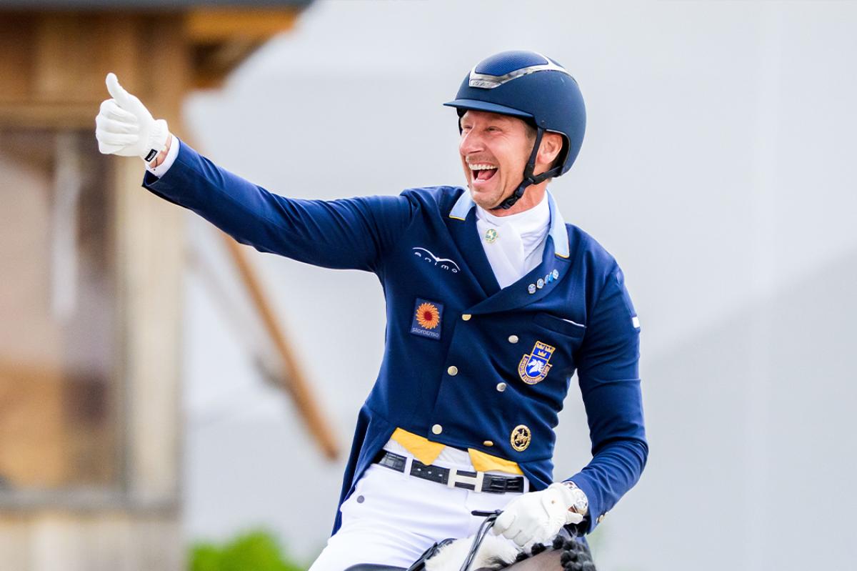 Tumme upp från Patrik Kittel. Foto: Ludvig Thunman/Bildbyrån