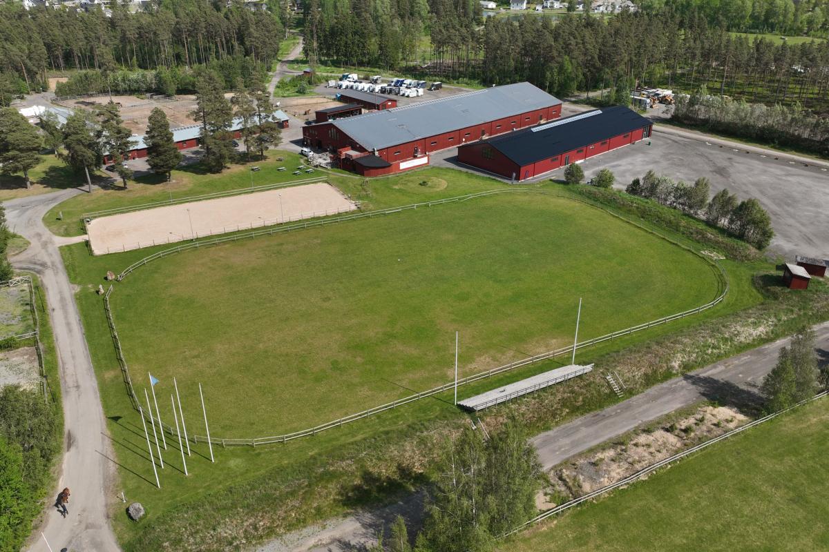 En av Sveriges största hästanläggningar till salu