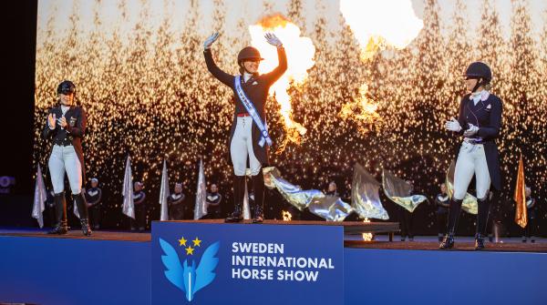 Förra året sod Cathrine Laudrup-Dufour som segrar av Top 10 i Stockholm. Isabell Werth kom tvåa, följd av trean Dinja van Liere. Foto: Jennie Börs
