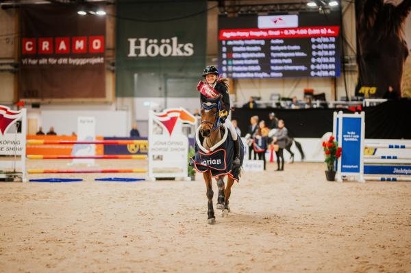 Holly Hallberg och Aalba. Foto: Ida Lindemann