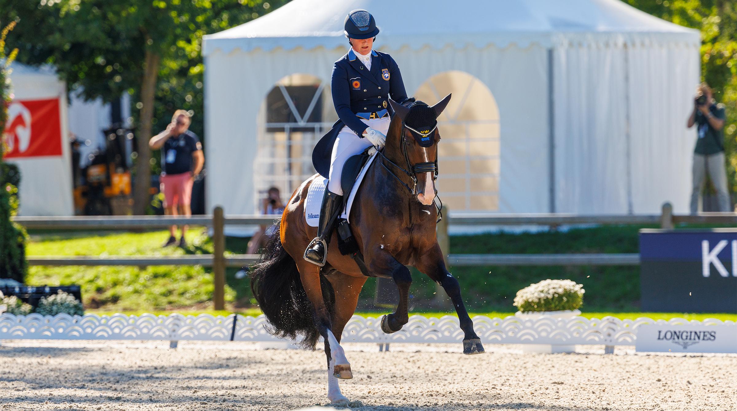 Malin Wahlkamp-Nilsson med Bergsjöholms Valbonne vid EM 2023. Foto: Tomas Holcbecher