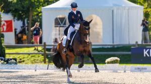 Malin Wahlkamp-Nilsson med Bergsjöholms Valbonne vid EM 2023. Foto: Tomas Holcbecher