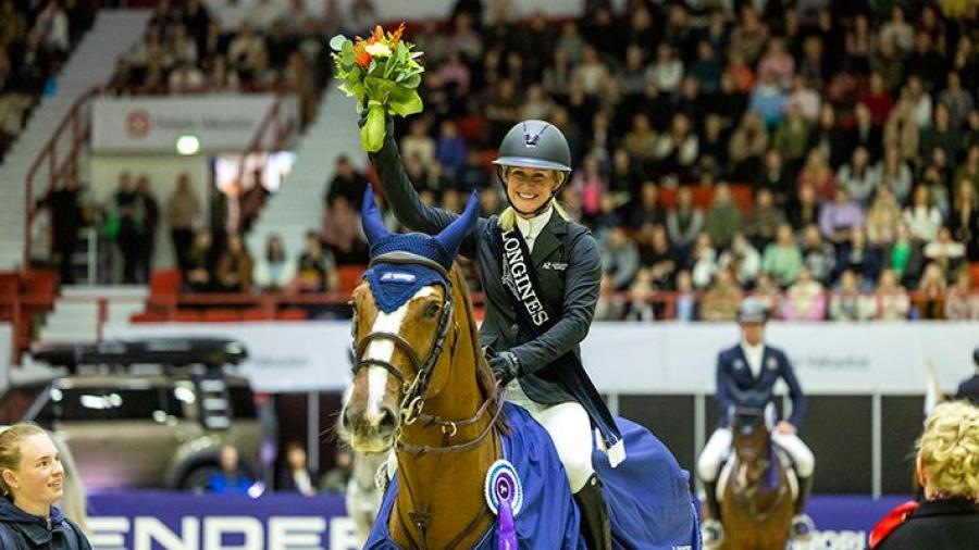 Segerbild på Angelica Augusttson  Zanotelli och hennes "Kalinka" Foto: Roland Thunholm