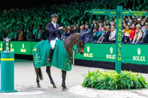 Simon Delestre och Cayman Jolly Jumper. Foto: Tomas Holcbecher