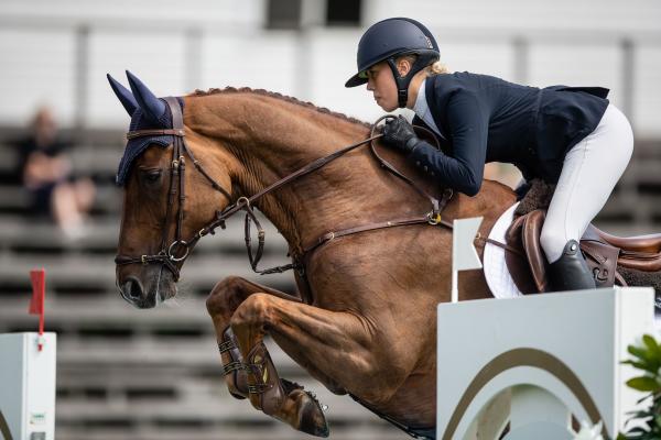 Carla Peterson och Nivienne. Foto: Mathilda Ahlberg