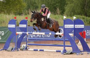 Milia och ponnyn Torpalyckans Mascot. Foto: Pernilla Hägg 