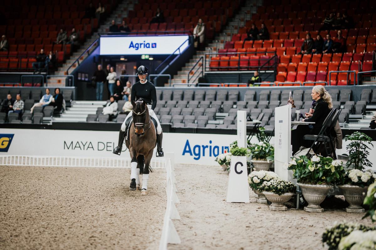 Dressyrryttaren Marina Mattsson och domaren Tundi Andersson tillsammans med kommentatorn Jessica Bergström. Foto: Ida Lindemann