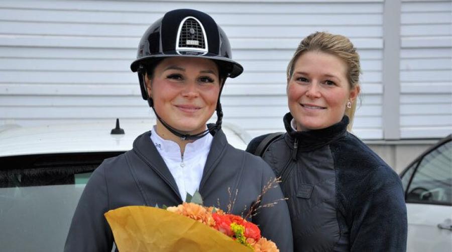 Nicole Holmén vann femårsfinalen med systerns häst: ”Hade aldrig ridit honom innan”