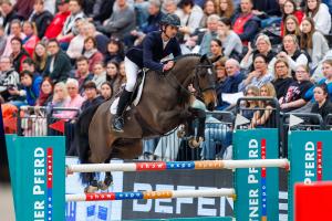  Steve Guerdat och Emerine Z. Foto: Tomas Holcbecher