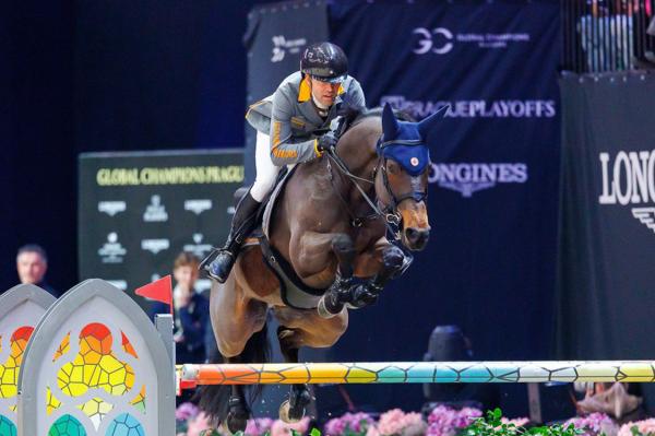 Simon Delestre med löst hakband. Foto: Tomas Holcbecher