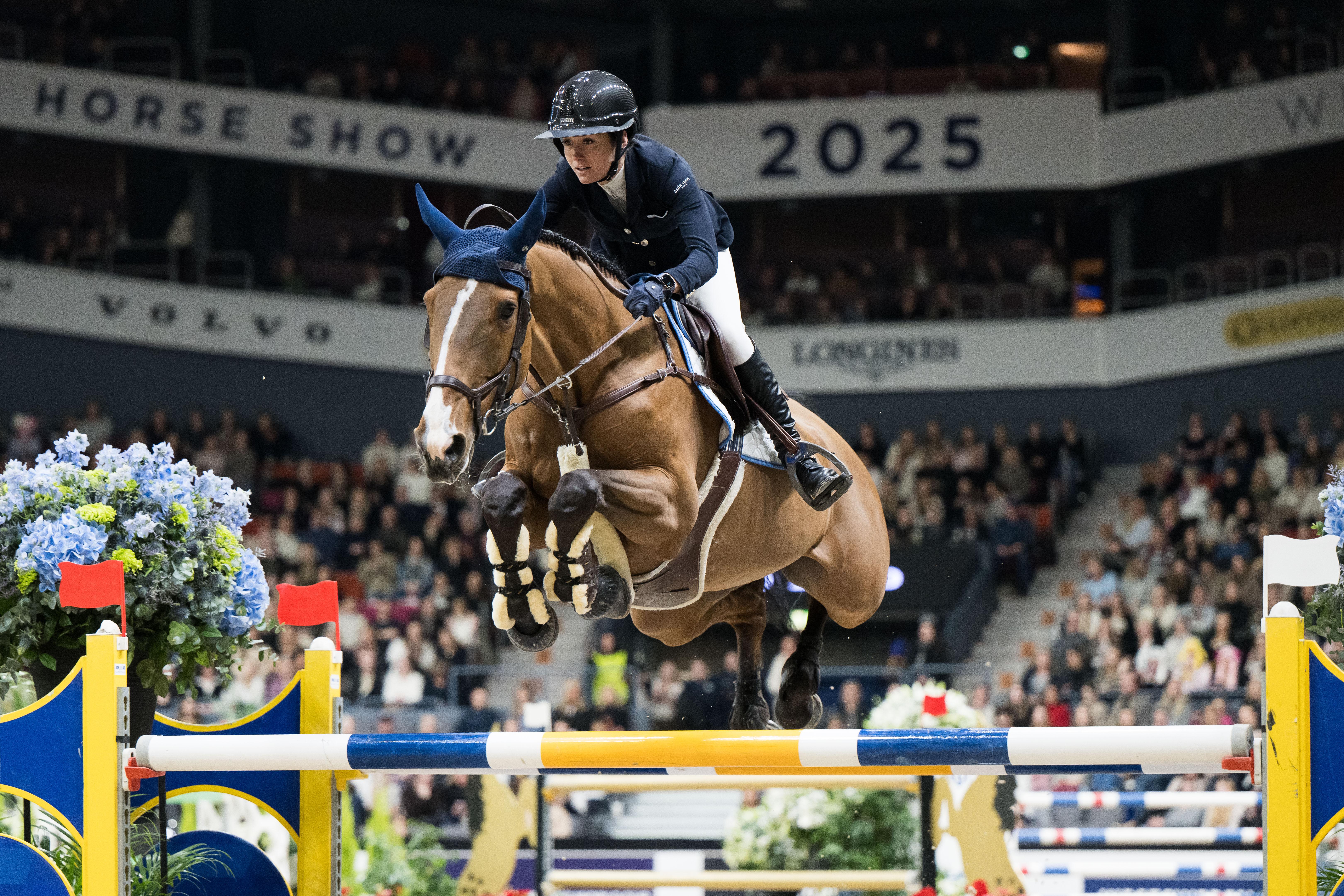 Oda Charlotte Lyngvær och Carabella vd Neyen Z. Foto: Daniel Stiller/ Bildbyrån