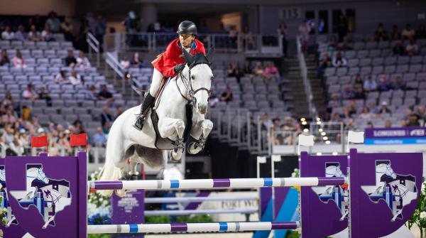 Kent Farrington med Greya. Foto: FEI/Shannon Brinkman