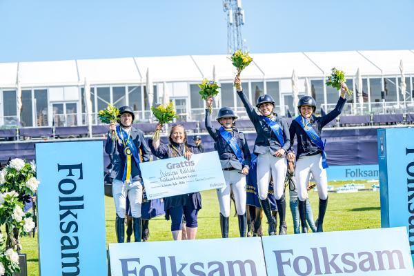 Det vinnande laget bestod av Shane Carey, Lilly Smith, Evelin Lavén och Nicole Holmén. Foto: Kim C Lundin
