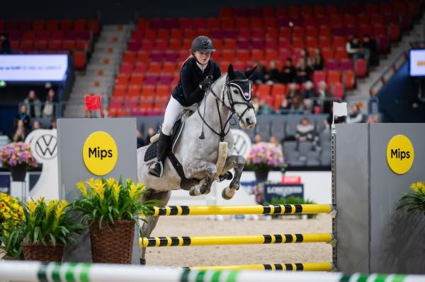 Elin Mårds Magnusson och Munsboro Denby segrade i medelsvår för C-ponnyer. Arkivfoto: Ida Lindemann