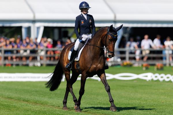 Frida Andersen och Box Leo. Foto: Tomas Holcbecher