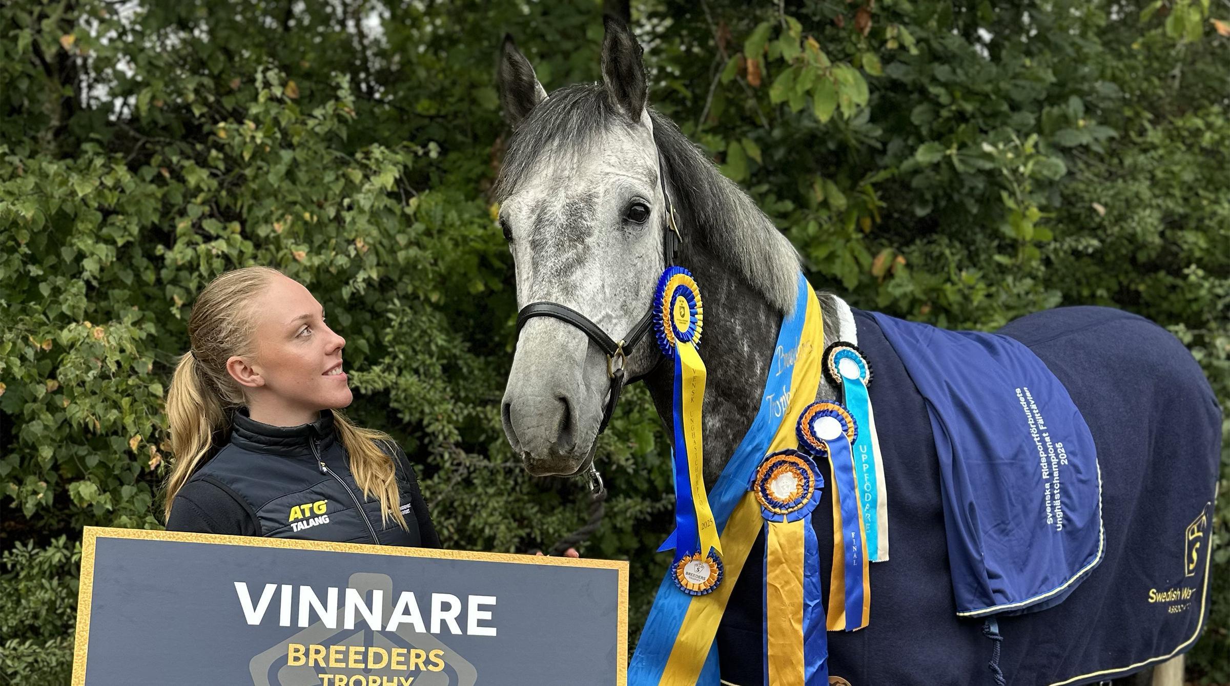 Wynja Eriksdotter Rubin efter hon tog hem sexårsklassen i Breeders Trophy och SvRF:s unghästchampionat i fälttävlan förra året. Foto: Privat