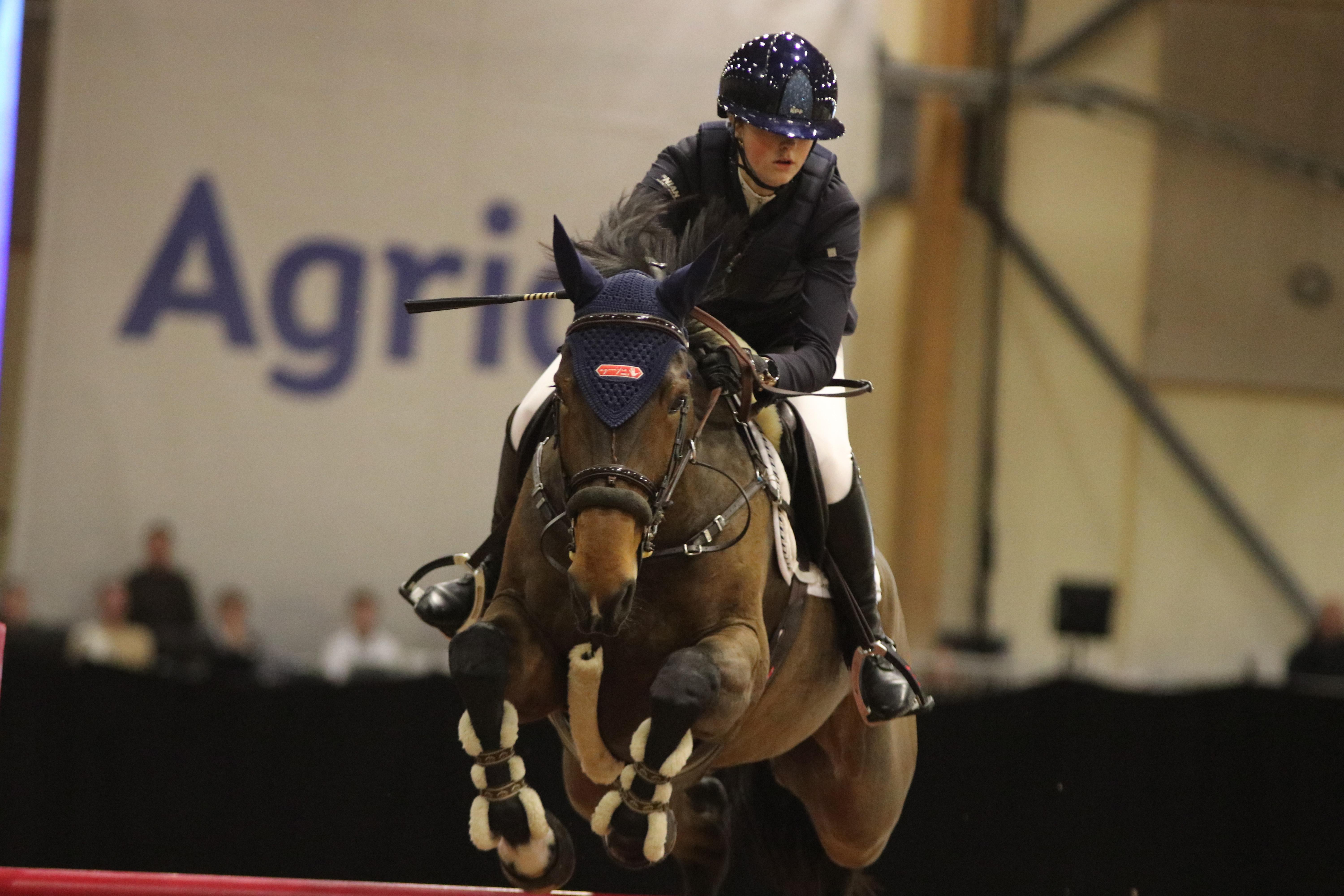 Lilly Smith och Supervivente följde upp segern i Falsterbo och tisdagens SM-guld med att vinna Swedbank Ungdoms Grand Prix i Jönköping. Foto: Maja Fröjelin
