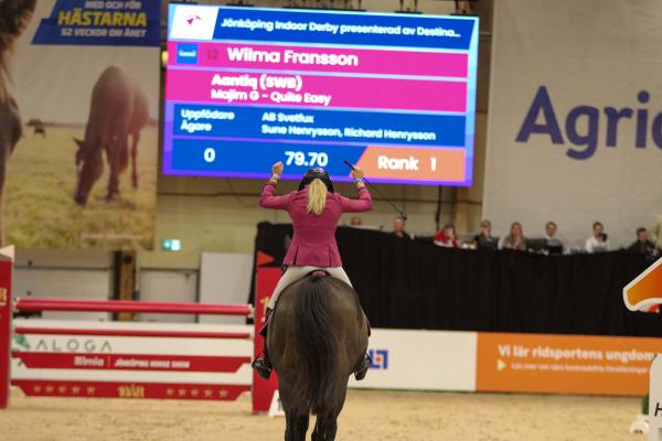 Wilma Fransson och Aantiq tog revansch efter fjolårets andraplats och vann Jönköpings inomhusderby med drygt sju sekunders marginal.Foto: Maja Fröjelin